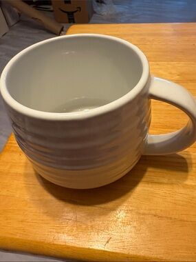 White Ceramic Textured Coffee Mug - Classic Home Dining